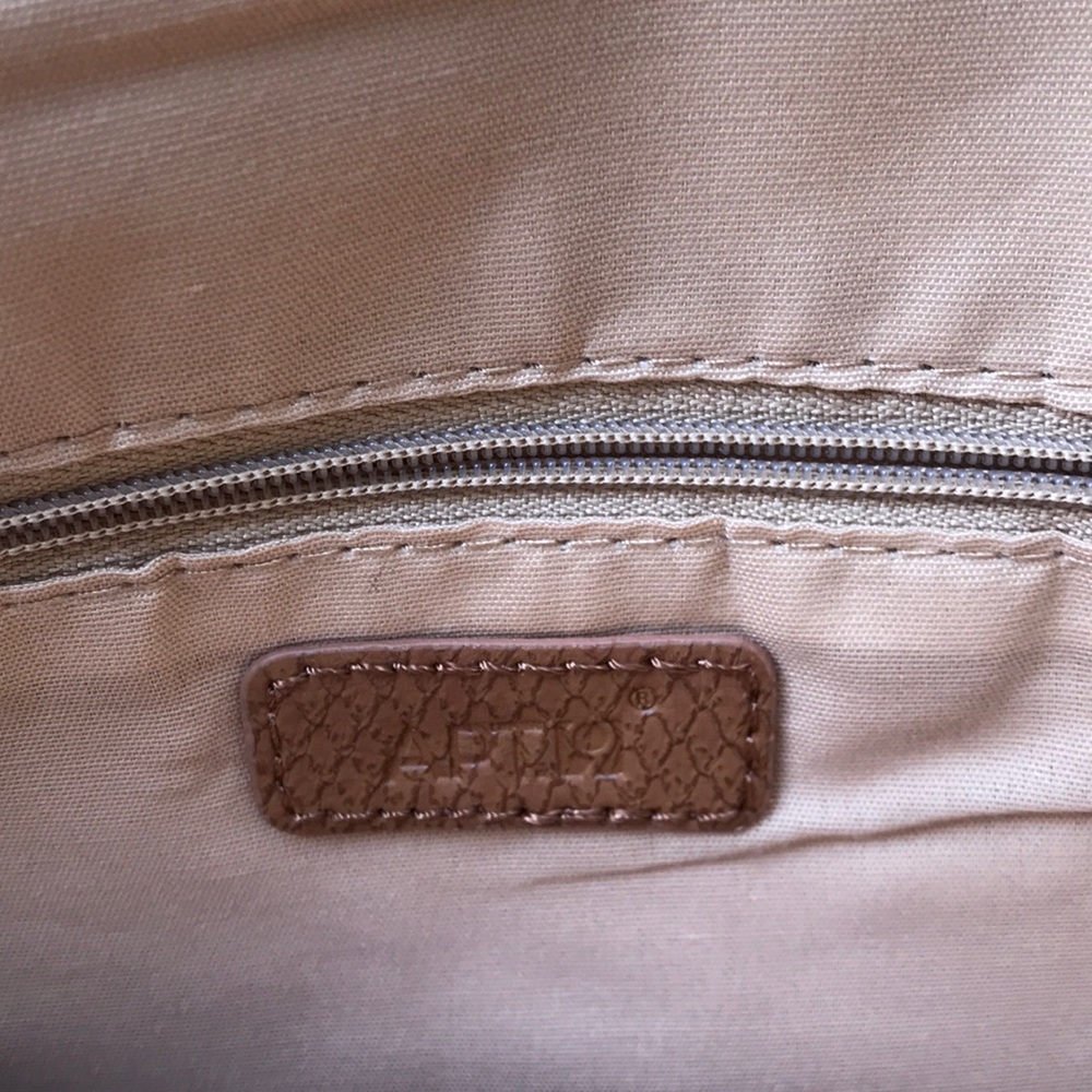 NWOT Apt 9 Purse - Picture 4 of 6
